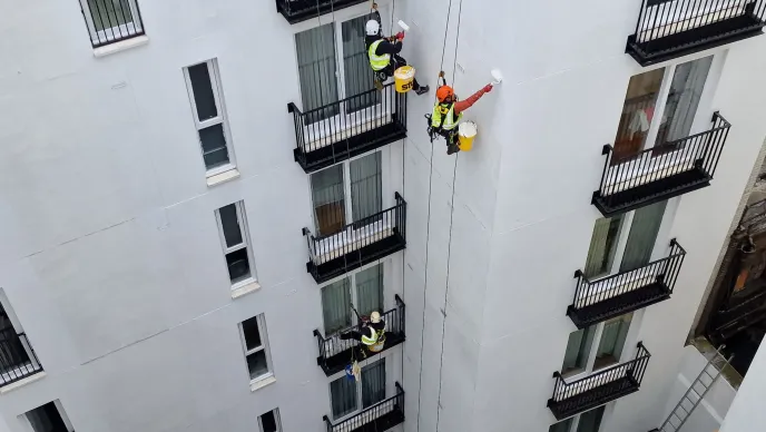 Reabilitação de Fachadas em Rappel